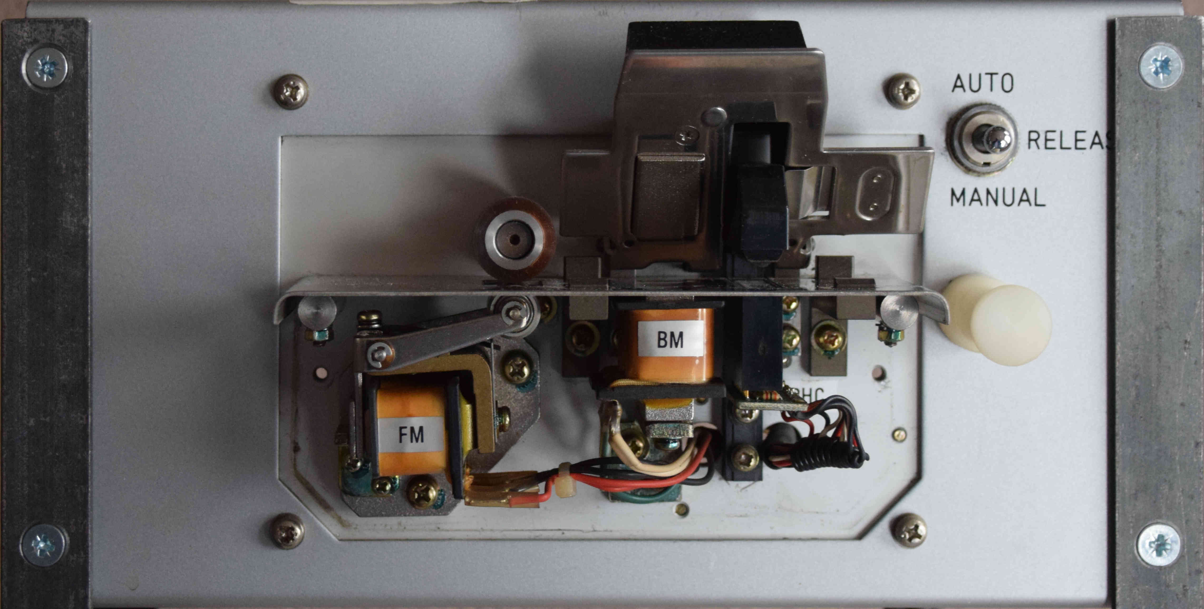 A02B-0047-C061_FwdPinch_Brake_Optos_Guides_Switch.JPG