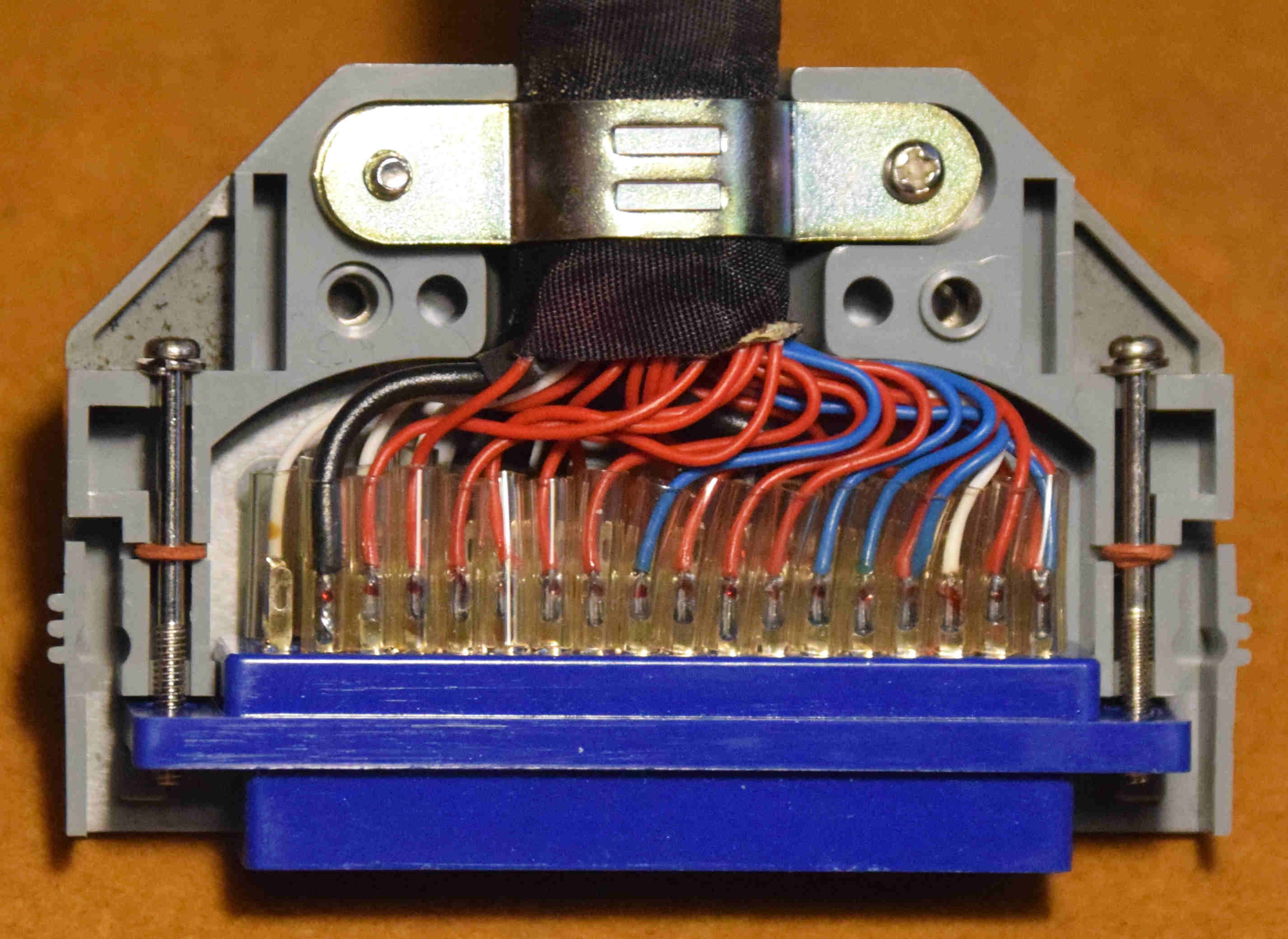 A08B-0022-C002_FanucReaderAndPunch_CN8.jpg