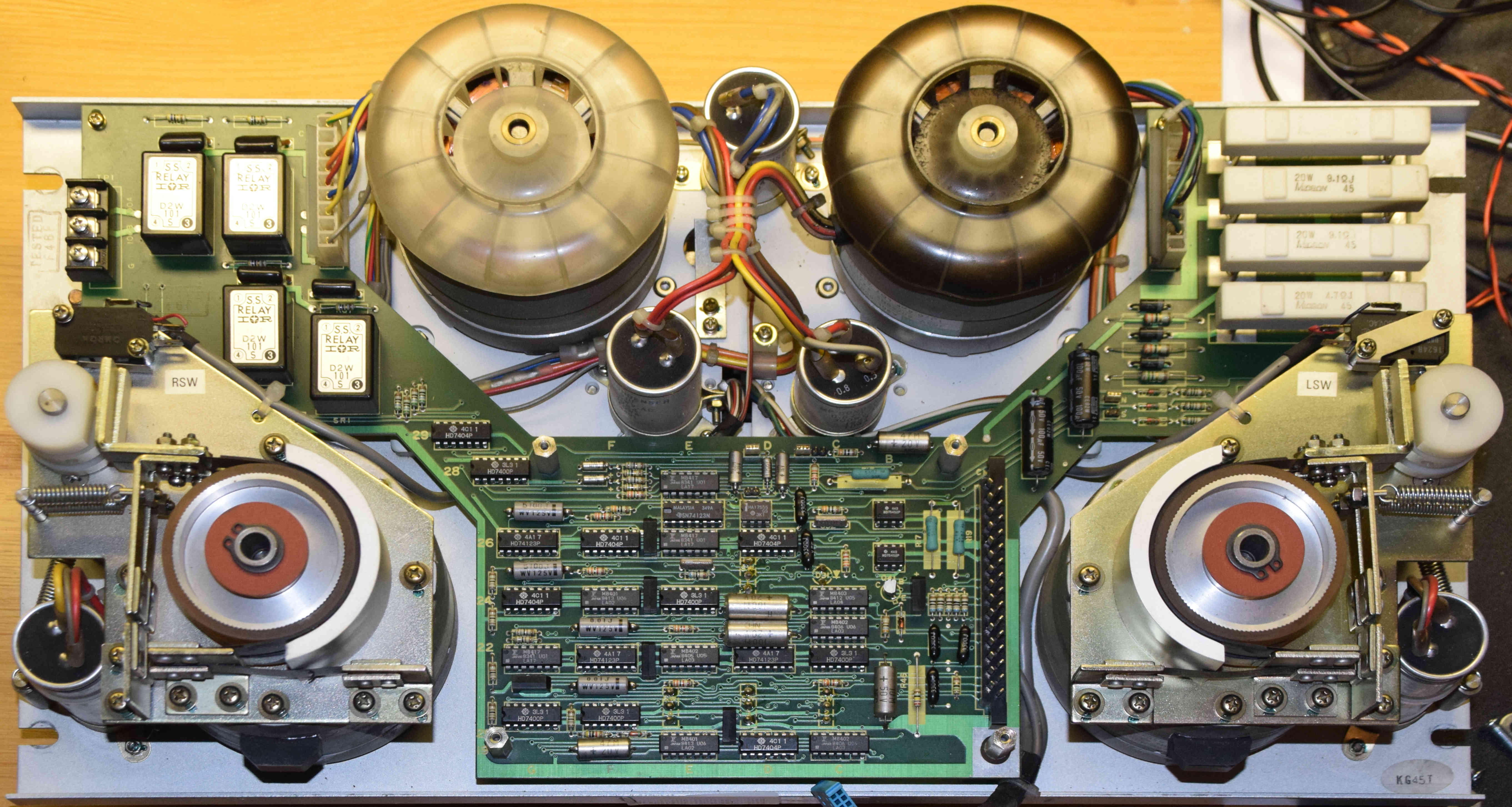 A860-0056-T020_Rear_frBelow.JPG